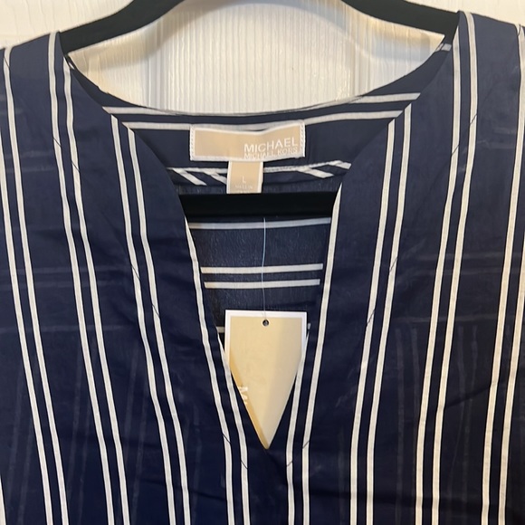 Michael by Michael Kors NWT size L navy and white strip v neck top w tie sleeve - Picture 3 of 8